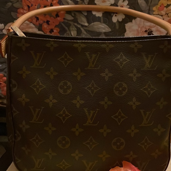 Beautiful ***Authentic ****Louis Vuitton Bag . Posh will authenticate *** - Picture 6 of 10